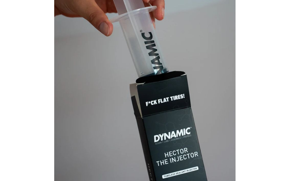 D130-1 Riepu hermētiķa inžektors - Dynamic Hector The Injector - Image 2