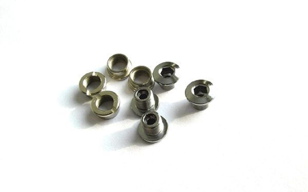 Skrūves priekšējām zvaigznītēm - First